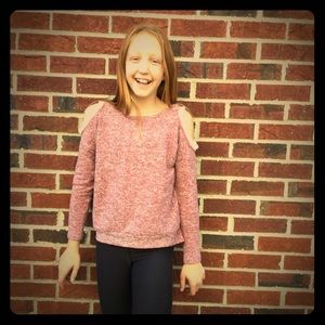 A super cute moroon coloered shirt